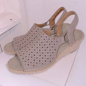 Clarks Artisan Sling Back Wedge Espadrilles Women’s Size 11